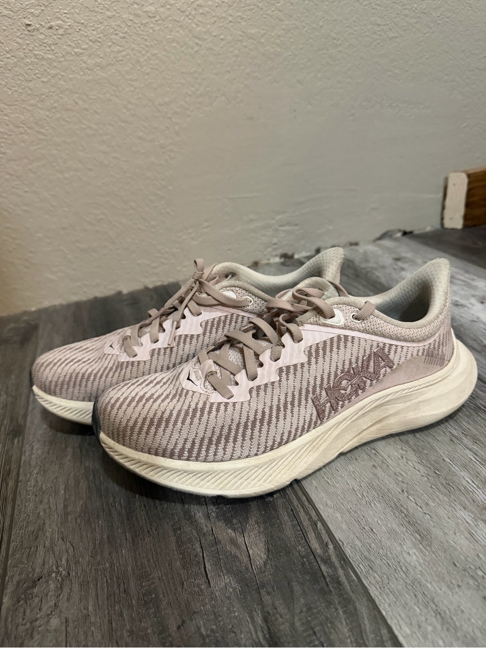 Hoka Women’s Pale Mauve Athletic Running Shoes